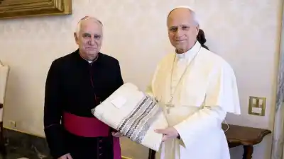 Tejieron un chal para el Papa en un convento de Caucete: el detalle que las monjas guardaron hasta el final