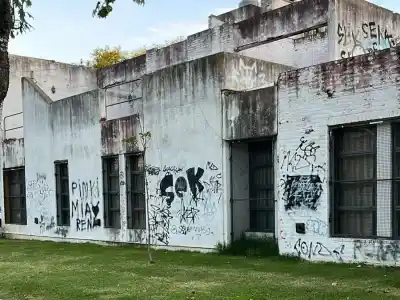 Vecinos de Chacabuco se organizan y lo que encontraron en un edificio clave dejó a todos en alerta