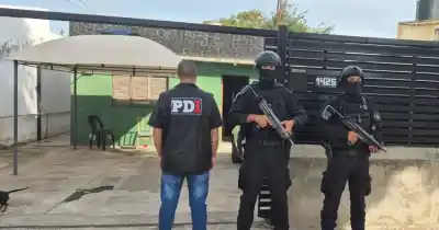 Atacaron la casa de un policía y lo que hallaron en los allanamientos sorprendió a los investigadores