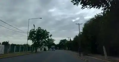 San Juan se vistió de otoño en plena primavera: el fenómeno que no da tregua y hasta cuándo habrá que aguantar las nubes