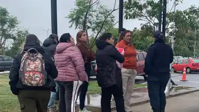 Un año sin cobrar: los trabajadores del Concejo de Pomán fueron a Casa de Gobierno y esperan una respuesta