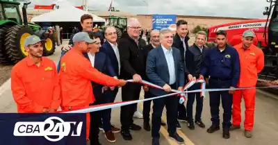 Llaryora inauguró 10 kilómetros de la Autopista 19: el detalle que dejó a todos hablando