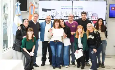 "Fachadas Fueguinas": el proyecto que retrata las casas de Ushuaia que aún resisten