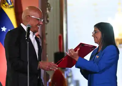 EE.UU. borró de su lista negra al hermano de Delcy Rodríguez: qué ganó el chavismo