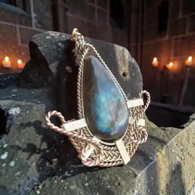 Un taller de joyería artesanal llega a Pueblo Perdido: quiénes pueden anotarse