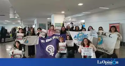 La docente Adriana Mansilla esperaba un juicio y se fue con un fallo que ADOSAC no dudó en celebrar