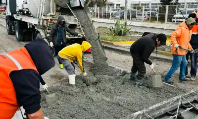 Arrancó el hormigonado en una avenida clave de Rawson y pidieron paciencia a los vecinos