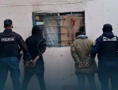 Allanaron una casa en Confluencia por una denuncia y se toparon con algo más que un arma