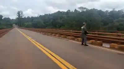 El río se llevó los puentes en Misiones: los 230 km de desvío que dejan a Iguazú y Eldorado casi aislados