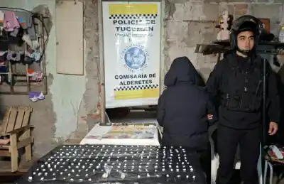 Allanamiento en Banda del Río Salí: dos piedras y 210 dosis de pasta base ocultas en una casa