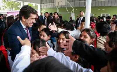 Palma Sola: la escuela N° 183 reabrió sus puertas y los exalumnos no pudieron contener la emoción