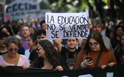 La UNaM ya virtualiza materias del ciclo superior: la razón económica detrás de la decisión