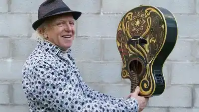 Miguel Cantilo vuelve a Rosario y arma un show íntimo con cena de pasos: dónde y cuándo