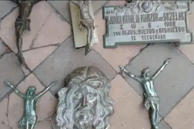 Entraron al cementerio de Paraná con un cortafierro: los esperaba algo que no vieron venir