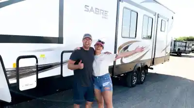 Vendieron su casa en Colorado y hoy viven en un motorhome: el número que los dejó en shock