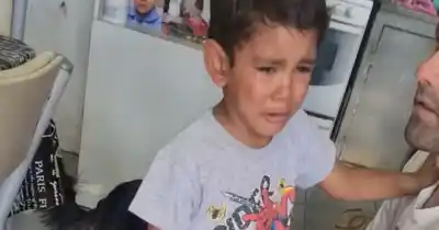 Más de 20 lesiones en la cabeza: la madre y su pareja quedaron detenidas tras la muerte de un niño de 4 años