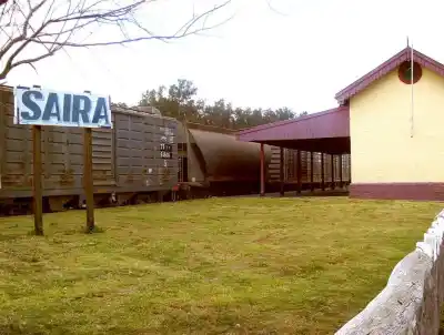 Saira sopla 115 velitas: el pueblo que cambió de nombre por culpa del tren