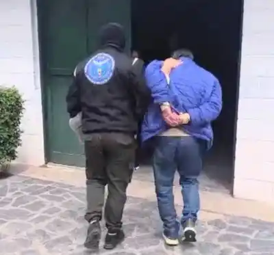 Un allanamiento en Altos de Piedra Blanca terminó con un hombre tras las rejas y dos autos secuestrados
