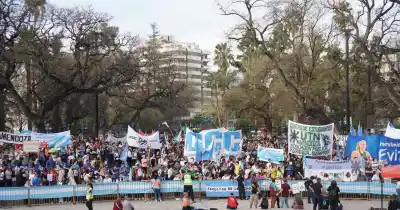 Mendoza se moviliza: el reclamo que une a universidades y campo en una misma marcha