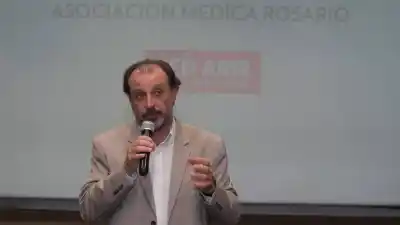 Médicos rosarinos se suman a la marcha universitaria y apuntan contra el Ejecutivo