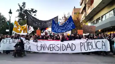 La UNLPam sale a la calle y Marull apunta contra un solo poder: «El único que no lo entiende es el Poder Ejecutivo»