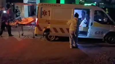 La buscaron dos días, forzaron el portón de su casa y la encontraron en el piso: lo que hallaron adentro