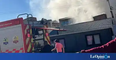 Se incendió una casa en el barrio Belgrano: dos dotaciones de Bomberos y una ambulancia en el lugar