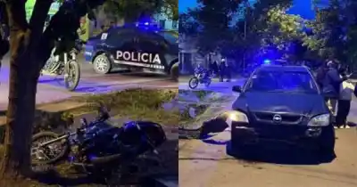 Huía en contramano de la Policía, chocó contra un auto y terminó dentro de una acequia