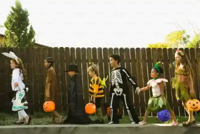 Villas Ciudad de América se prepara para una noche de Halloween con disfraces y desfile