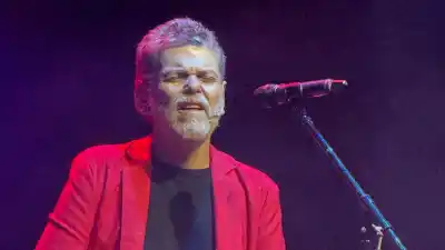 Casero vuelve a Rosario con "Cha Cha Cha" y lanza una advertencia sobre el futuro