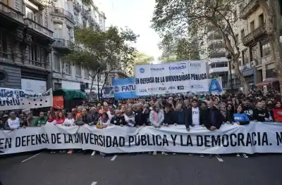 La UBA marcha al Congreso y el Gobierno ya paga $100.000 por día: los horarios de la quinta Marcha Federal
