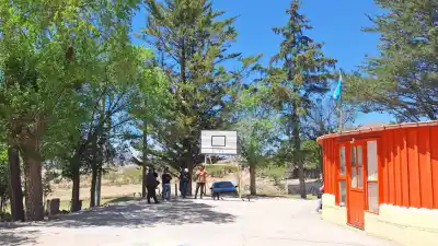Piden una mano urgente en Chilcayoc: pinturas y voluntarios para que los chicos aprendan jugando