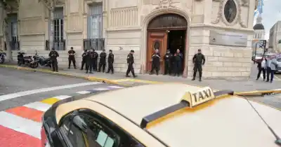 Javkin avisó qué pasará con Uber en Rosario y los taxistas ya se movilizan
