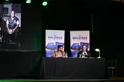 El libro que guarda la voz de los veteranos de Malvinas desembarcó en Villa Mercedes