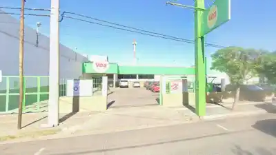Dejó la bici con candado en el estacionamiento del supermercado y se la robaron: el fallo que ahora complica a la empresa