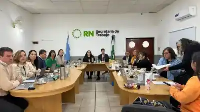 Docentes de Río Negro: la oferta que puso el Gobierno sobre la mesa y el mes que define el aumento