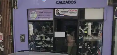 Cerró la puerta del local justo cuando escondían ojotas: el método que usaron para escapar