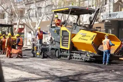 Capital avanza con el pavimento en el microcentro: el frente que tiene en vilo a los vecinos