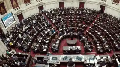 El DNU de Milei se salvó por apenas ocho diputados: quiénes faltaron y qué bancadas lo blindaron