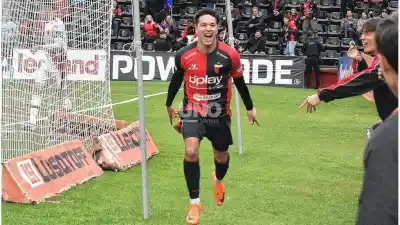 Colón tiene al tercer delantero más letal de la Primera Nacional (y no es el que pensás)