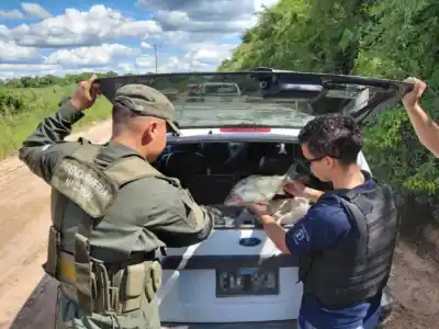Persecución en la ruta: dos hombres escondían algo que no pudieron explicar