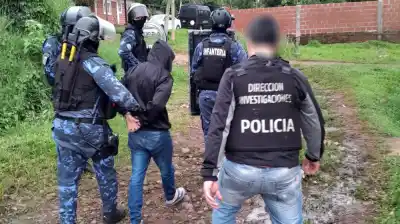 Tres allanamientos en Garupá: entre los detenidos apareció un nombre que la Policía ya tenía marcado