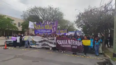 La quinta Marcha Federal Universitaria llega a Catamarca: qué reclaman los que se concentran en Belgrano y Junín