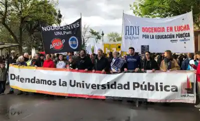 Quinta marcha universitaria: la calle pidió por la ley que el Gobierno no ejecuta