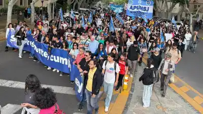 Marcha universitaria en San Juan: el dato de las cuentas de la UNSJ que preocupa a todos