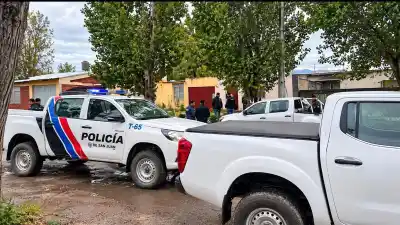 Jáchal: entraron a desalojar una casa del IPV y terminó detenido el hombre que vivía adentro