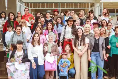 Santo Tomé homenajeó a las mujeres rurales con un gesto que quedará plantado en la plaza