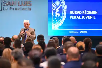 Poggi firmó un decreto por el Régimen Penal Juvenil: los $600 millones que puso la Provincia