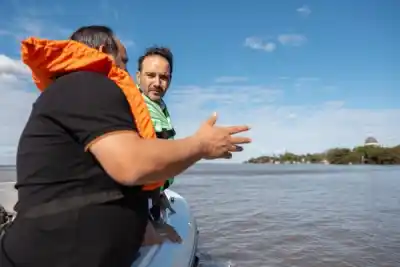 El gobernador Valdés recorrió Itatí y anunció un plan de emergencia para las zonas evacuadas