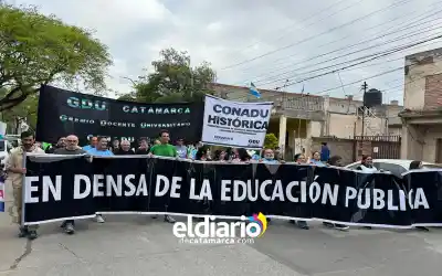 Catamarca marchó por la universidad: los legisladores que no aparecieron